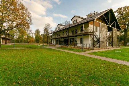 Парк-Отель MillWood (МиллВуд) Отели в г. Брянский район