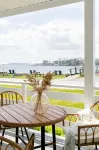 Bluebird Ocean Point Inn - Ocean View