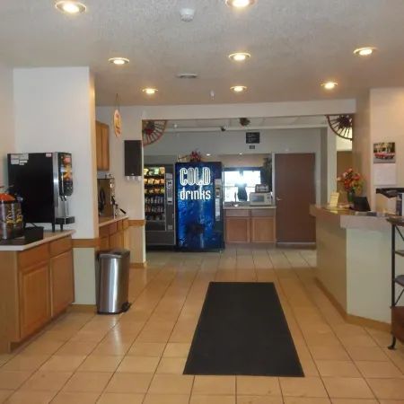 Super 8 by Wyndham Goshen