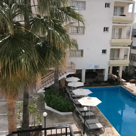 New York Plaza Hotel Apartments
