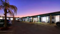 Hilltop Motel - Parking