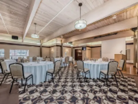 Jasper Inn & Suites by Innhotels Hotels in Jasper