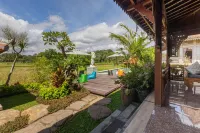 Billys Ayodya Villa 鄰近Bayan Ancient Tree的酒店