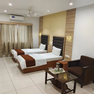 Hotel Sarvoday Hotels near Vapi
