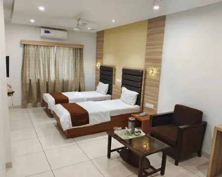 Hotel Sarvoday バピのホテル