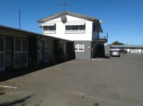 Camberley Court Motel