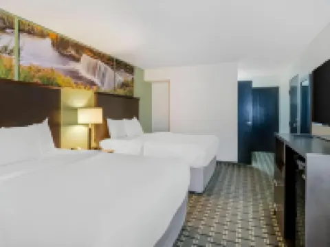 Clarion Pointe Hotels in Jasper