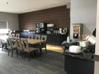 Wingate by Wyndham Lethbridge - breakfast
