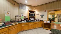 Country Inn & Suites by Radisson, Salina, KS - petit déjeuner