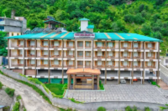 Grand Krisa Resort & Spa, Manali Experience Luxury with All Weather ACs in Every Room