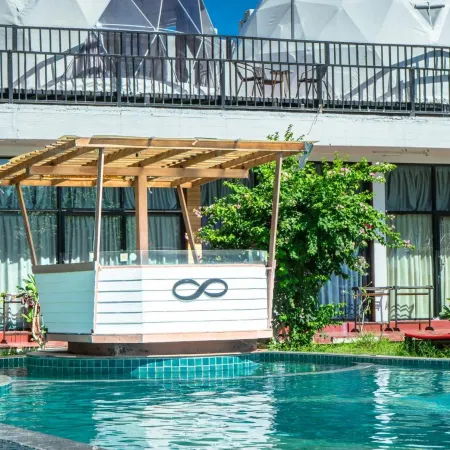 Infinity Beach Club - Hostel