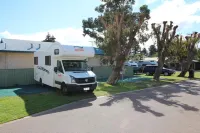 Esperance Bay Holiday Park - parking
