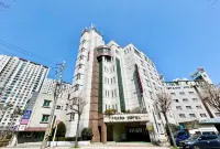 Geojedo Jangpyeong Prada - 2-نجوم
