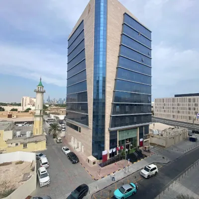 The Castle Premium Hotel Hotel in zona Al Corniche Waterfront