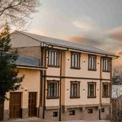 Usman Hotel Exterior