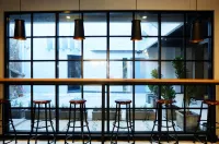 Livinn Hostels Gubeng Station Surabaya - 2 Sao