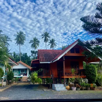 Patcharin Home Stay Hotels near Loh Jak Beach