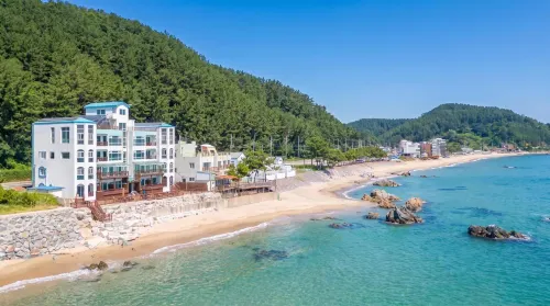 Youngduk Sea & Spa Pension - Beach