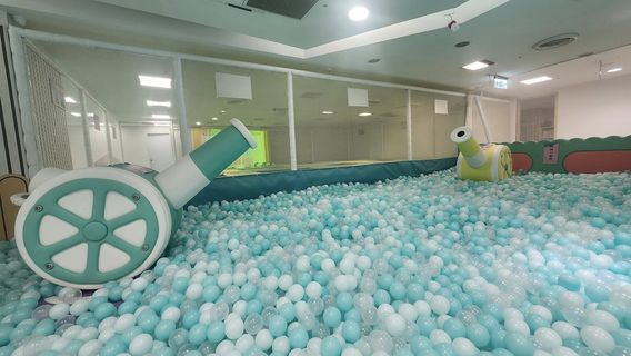 Chasing the Wind Fantasy Island Tainan Flagship Store | Candy Town