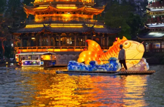 แม่น้ำสองสายและสี่ทะเลสาบ