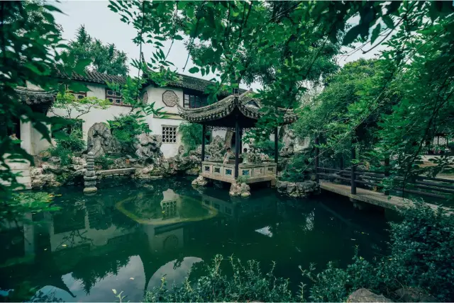Gardens and Ancient Towns in Suzhou