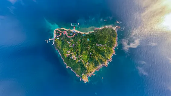 玩水避暑