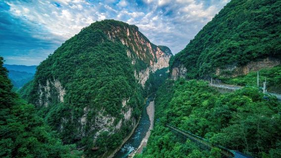 Enshi Jinli Mountain Scenic Area