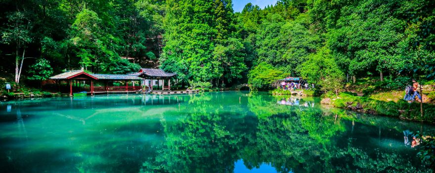 Jiande Lingqi Cave Scenic Area
