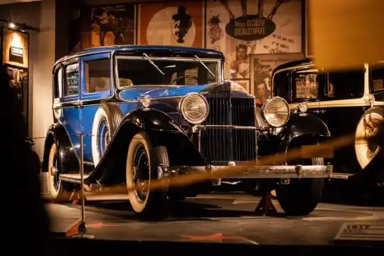 鄰近古董車博物館的酒店