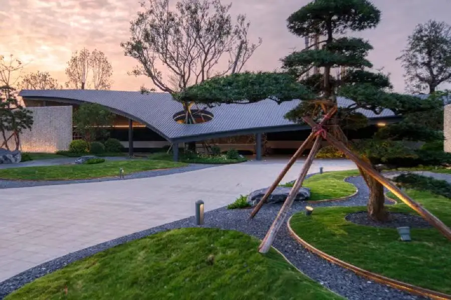 建業十里湖山景區