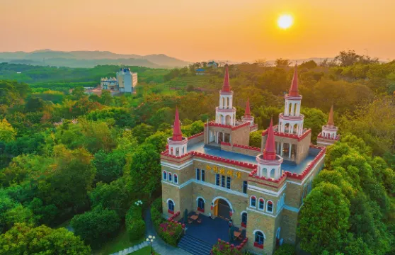 夢幻香山旅遊區門票+觀光車+變裝體驗大小同價