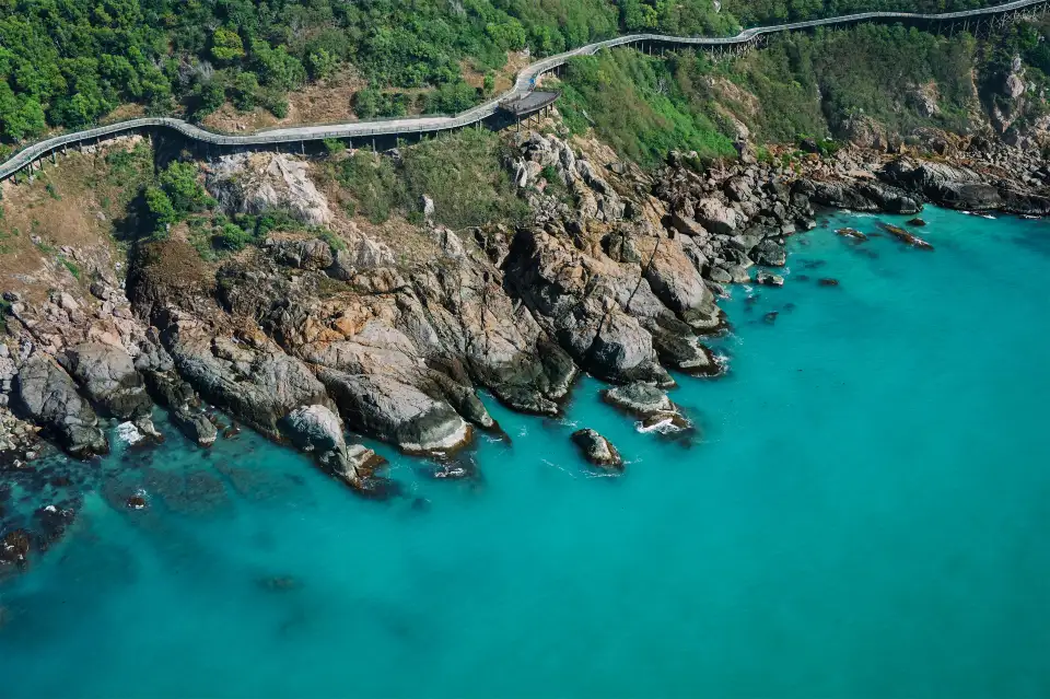 4_West Island