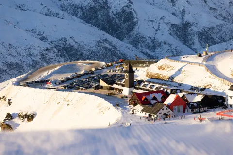 卡德羅納高山滑雪度假村