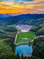 Yunju (Cloud Home) Mountain