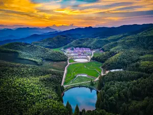 Yunju (Cloud Home) Mountain