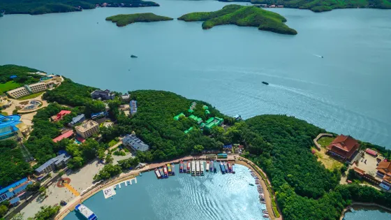 鏡泊湖遊船