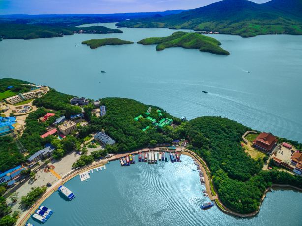 Jingpo Lake Cruise