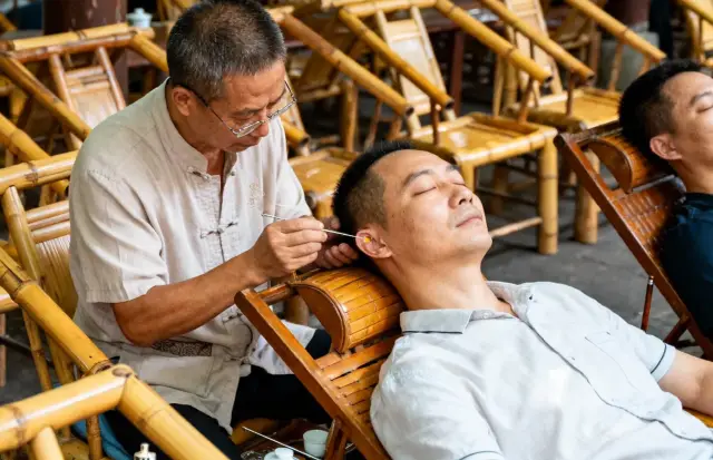 Chengdu Ear Cleaning Experience