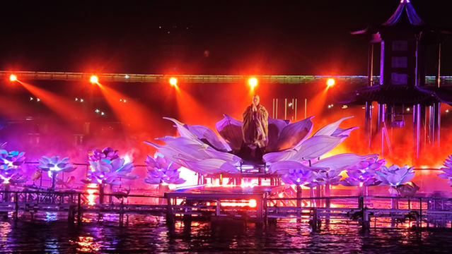 Shifeng Lake Night Tour