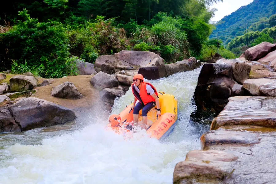 Rapid Adventure Rafting in Huxiao Gorge