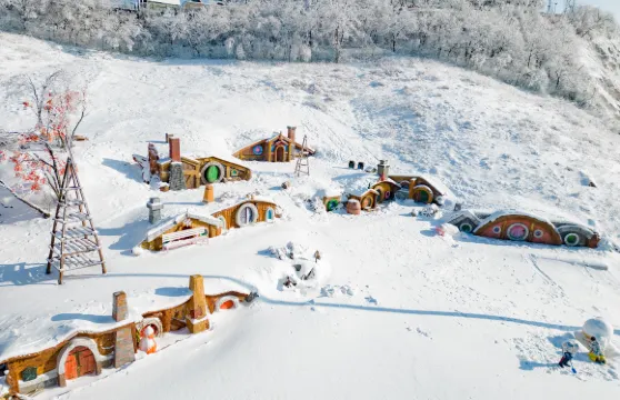 雲上草原餘村度假區大門票（仙俠鎮 + 懸崖心跳樂園 + 兩日無限次入園）成人