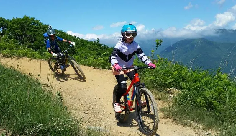 白馬巖岳山度假區