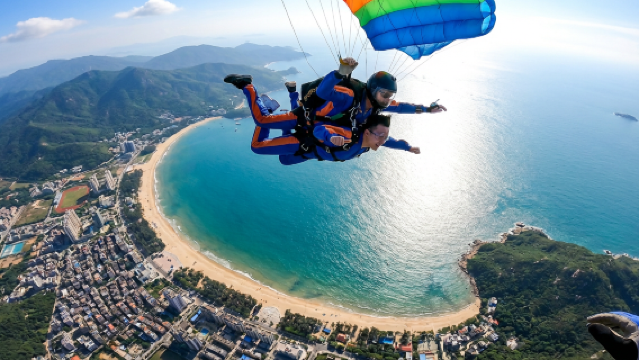 Parachuting in Yangjiang
