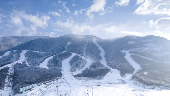 Skiing in Baoji