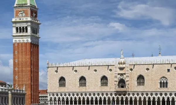 ドゥカーレ宮殿