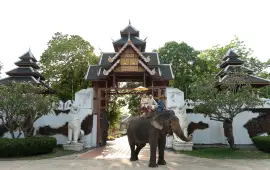 หมู่บ้านวัฒนธรรมไทยธานี