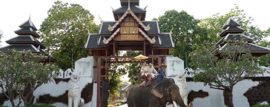 หมู่บ้านวัฒนธรรมไทยธานี
