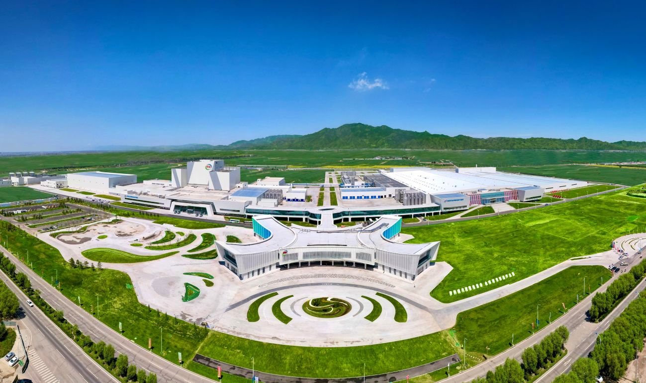 Compare 4 airports near Tumed Left Banner