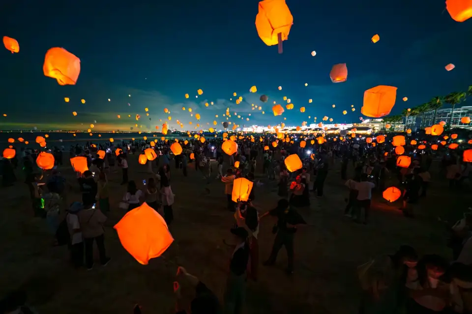 1_Senshu Beach Lantern Fest