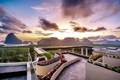 Beyond Skywalk Nangshi